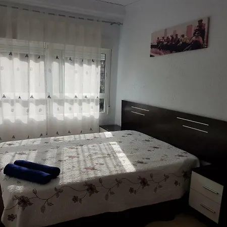 Alojo Patraix Apartament *