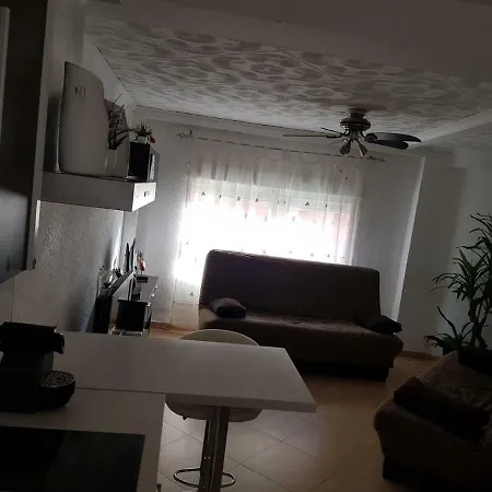 Alojo Patraix Apartament *