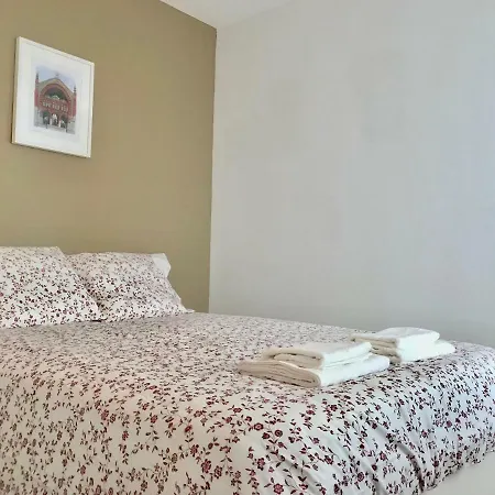 Warhol Apartment. Free Wifi 5g.