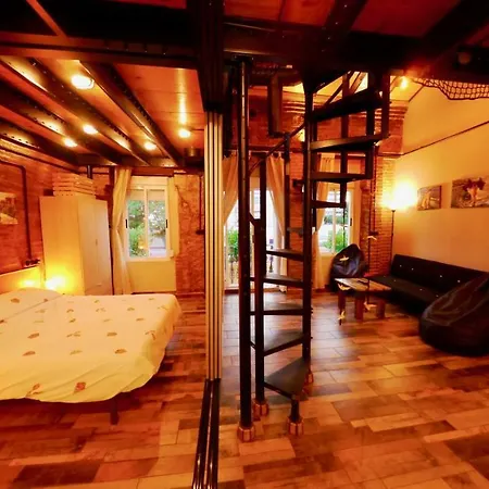 Old Fisherman's House In Malvarrosa Valencia