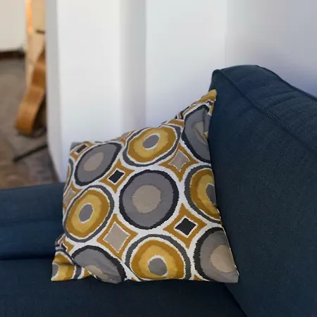 Luminous Attic Down Town Daire