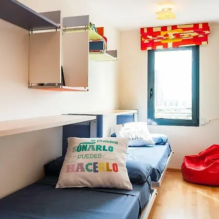 En La Ciudad De Ciencias Y Cerca De La Playa Apartamento