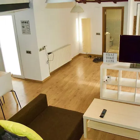 Ruzafa. Nice And Terrace. Appartement