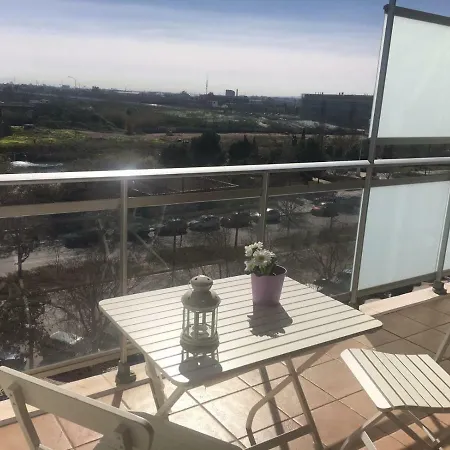 En La Ciudad De Ciencias Y Cerca De La Playa Apartamento