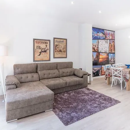 Bright And Modern Near The Beach *