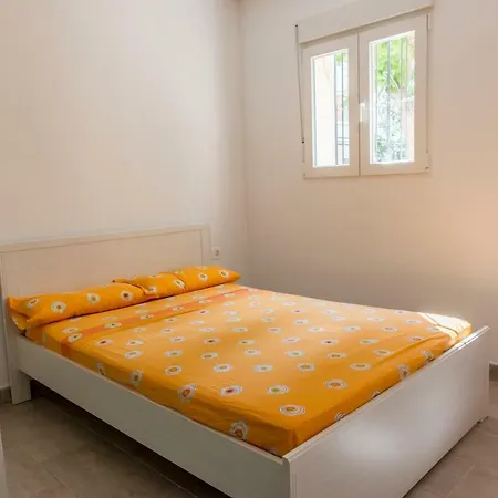 Cerca De La Playa Y El Centro *