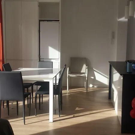 Apartment Penthouse With Terrace 40m2 With Wide Views 10mn Walking From Center