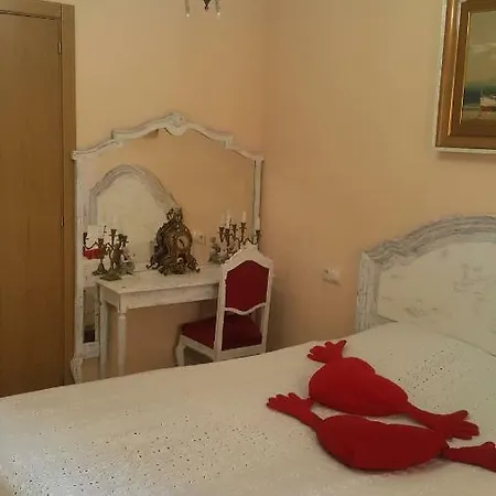 63 Carrer D'ernest Anastasio منزل للإقامة