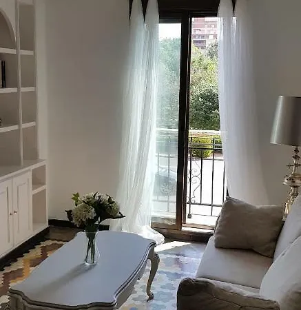 Апартаменты Domus Centro Frente A Torres De Serrano *