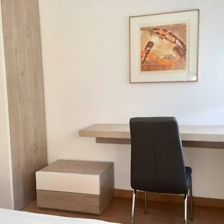 En Universidad Y Cerca De La Playa