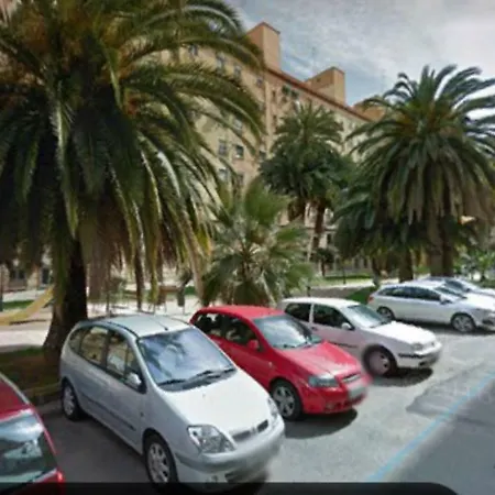 En Universidad Y Cerca De La Playa Apartment