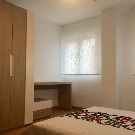 En Universidad Y Cerca De La Playa * Valencia