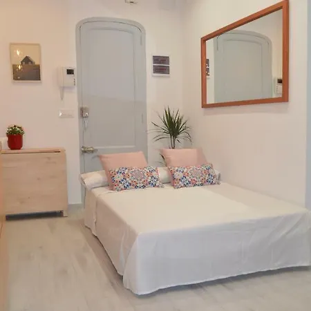 Cozy & Modern Junto A Metro A Guimera Apartman