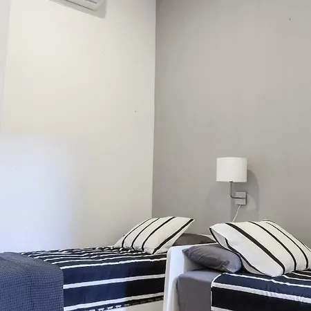 Plaza Redonda Center Апартаменты *
