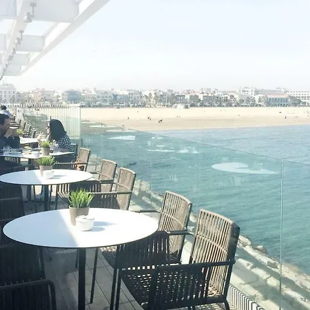 Ocean Aquarius Botel Valencia