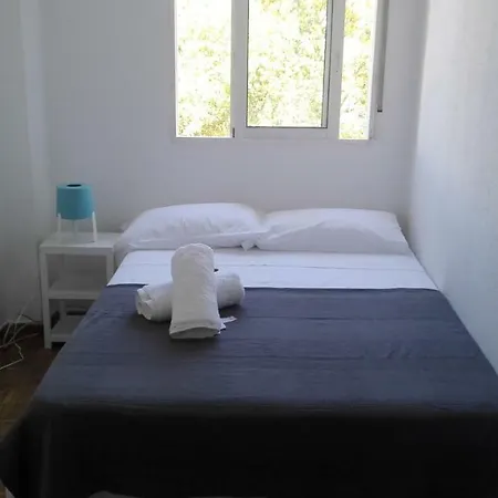 Center בית אירוח