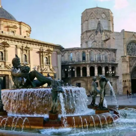 Loft En La Ciudad De Ciencias Y Cerca De La Playa Apartment *