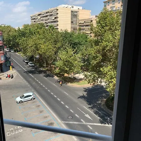 Center בית אירוח *