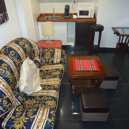 Centro Calle Cerrajeros Bed & Breakfast