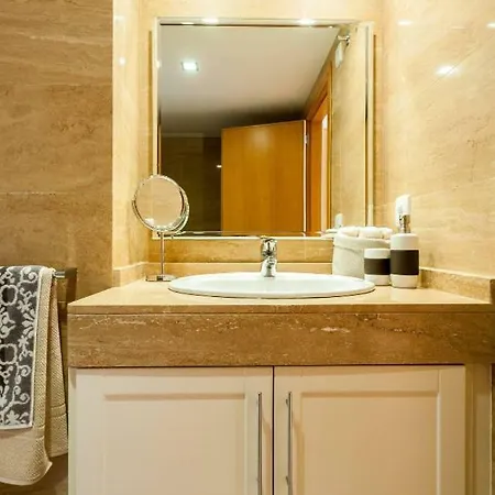 Apartamento En La Ciudad De Ciencias Y Cerca De La Playa *