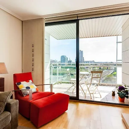 Apartamento En La Ciudad De Ciencias Y Cerca De La Playa *