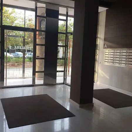 En La Ciudad De Ciencias Y Cerca De La Playa Apartamento