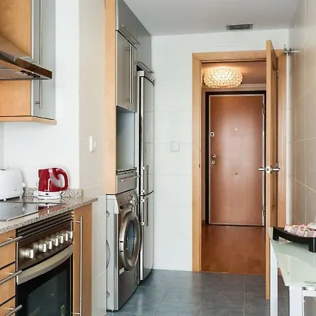 En La Ciudad De Ciencias Y Cerca De La Playa Apartamento