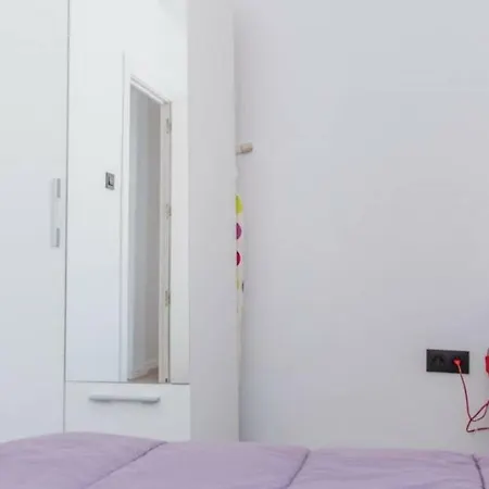 Apartment Penthouse With Terrace 40m2 With Wide Views 10mn Walking From Center Valencia