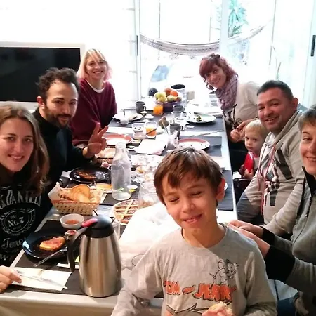 Angel Guimera & Breakfast