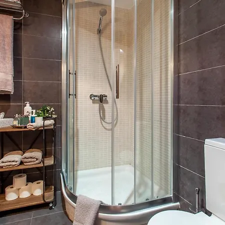 Luxurious & Alluring In Historic Town