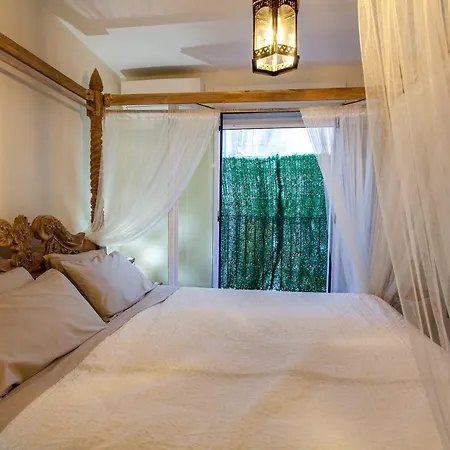 Luxurious & Alluring In Historic Town