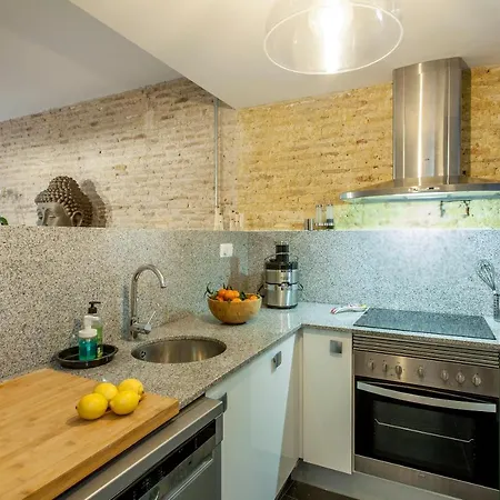 Luxurious & Alluring In Historic Town *