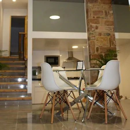 Luminoso Cerca De La Playa Y Puerto *