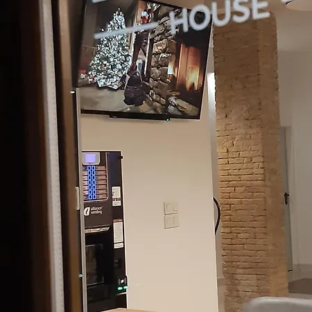 Original Domino House בית הארחה 3*