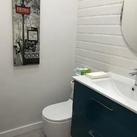 New! Renovated, Centrally Located, Private Entrance, Terrace *