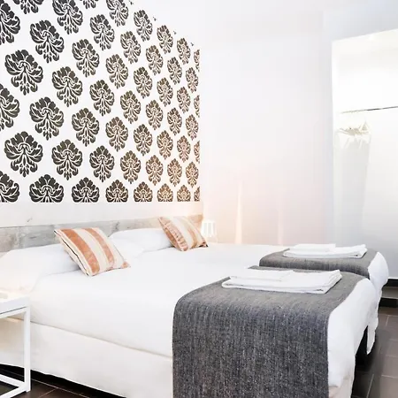 Luxury - Boutique Center Apartment