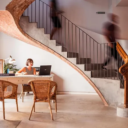 Отель Lindala Валенсия