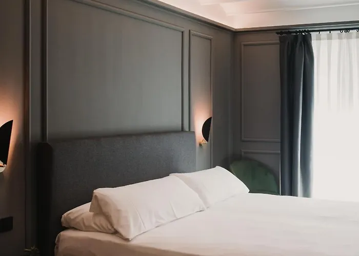 Reina 107 Boutique 4*