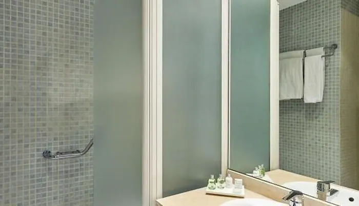 Nh Ciencias Hotel 3*