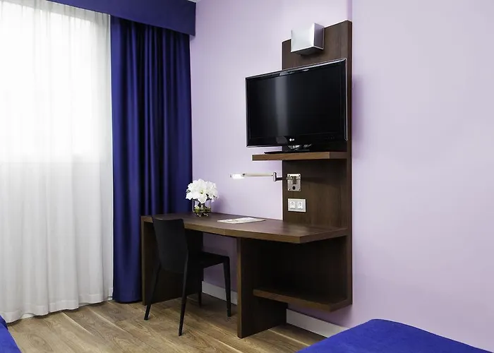 Olympia Universidades Отель