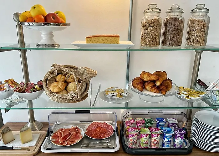 19-30 فندق فالنسيا