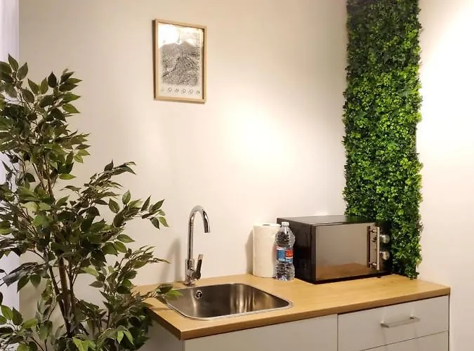 Small And Cozy - G * Valencia