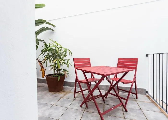 Reina 107 Boutique Πανσιόν 4*