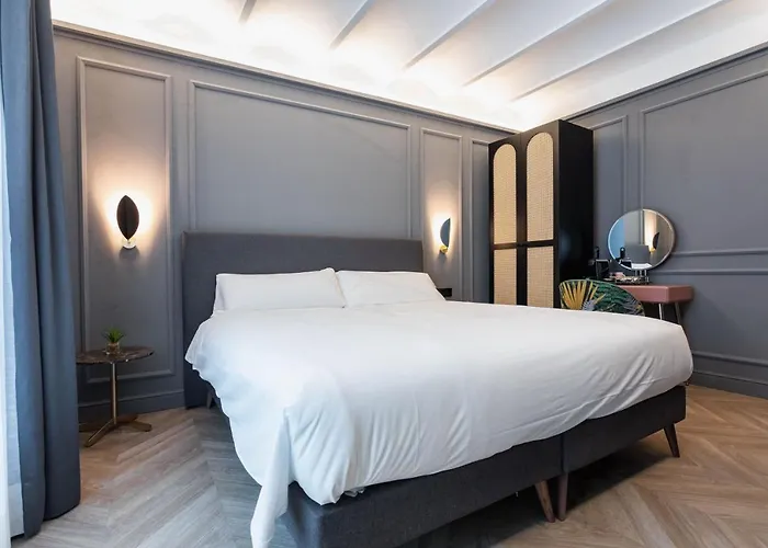 Πανσιόν Reina 107 Boutique 4*