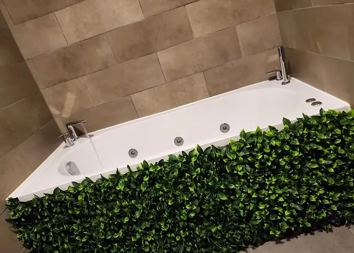 Small And Cozy - G *