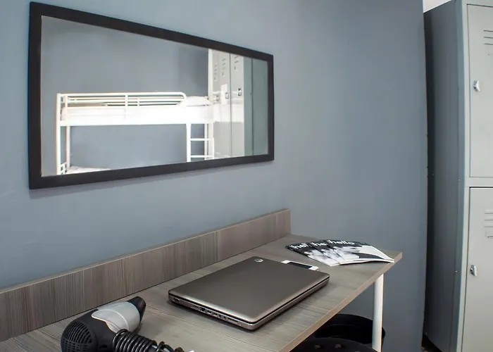 Quart Youth & 旅馆