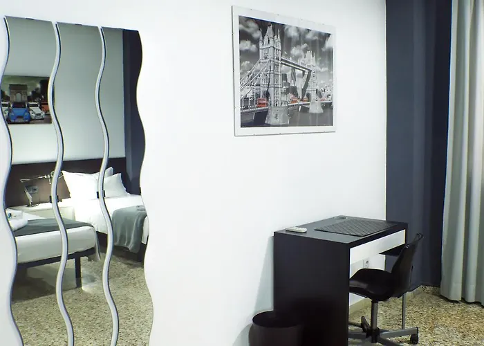 Quart Youth & * Valence