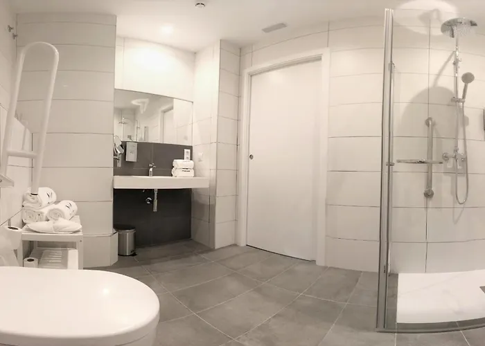 Plaza View ホテル 3*