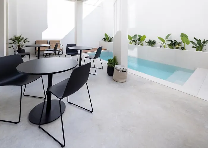 فندق Yours Boutique