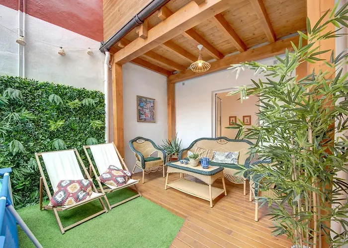 With Pool By The Beach Διαμέρισμα